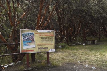 Paneles en el sendero interpretativos Chinancocha – Parque Nacional Huascarán